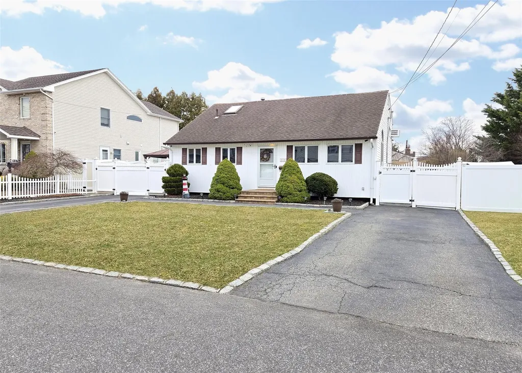 115 Wright Avenue Babylon NY 11729