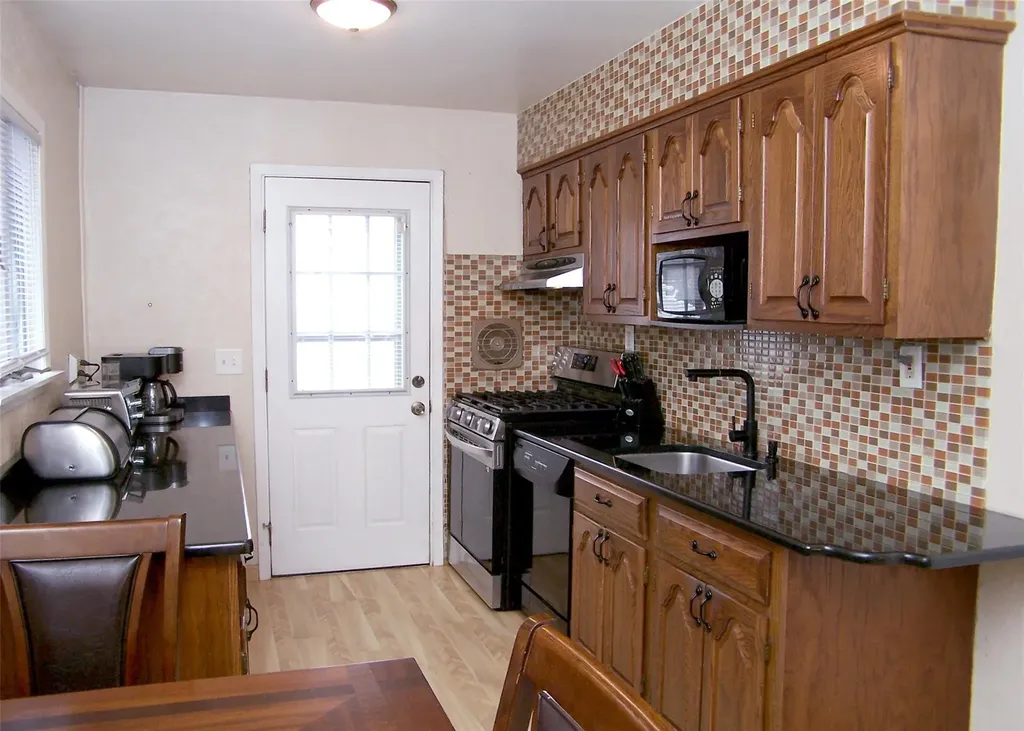 115 Wright Avenue Deer Park NY 11729
