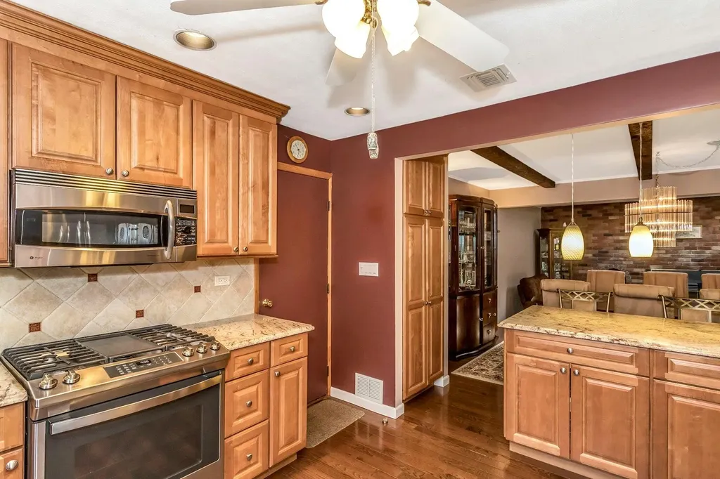 25 Mitchell Avenue Plainview NY 11803
