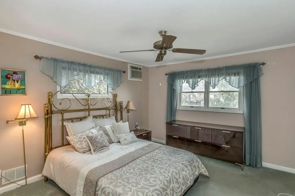 25 Mitchell Avenue Plainview NY 11803