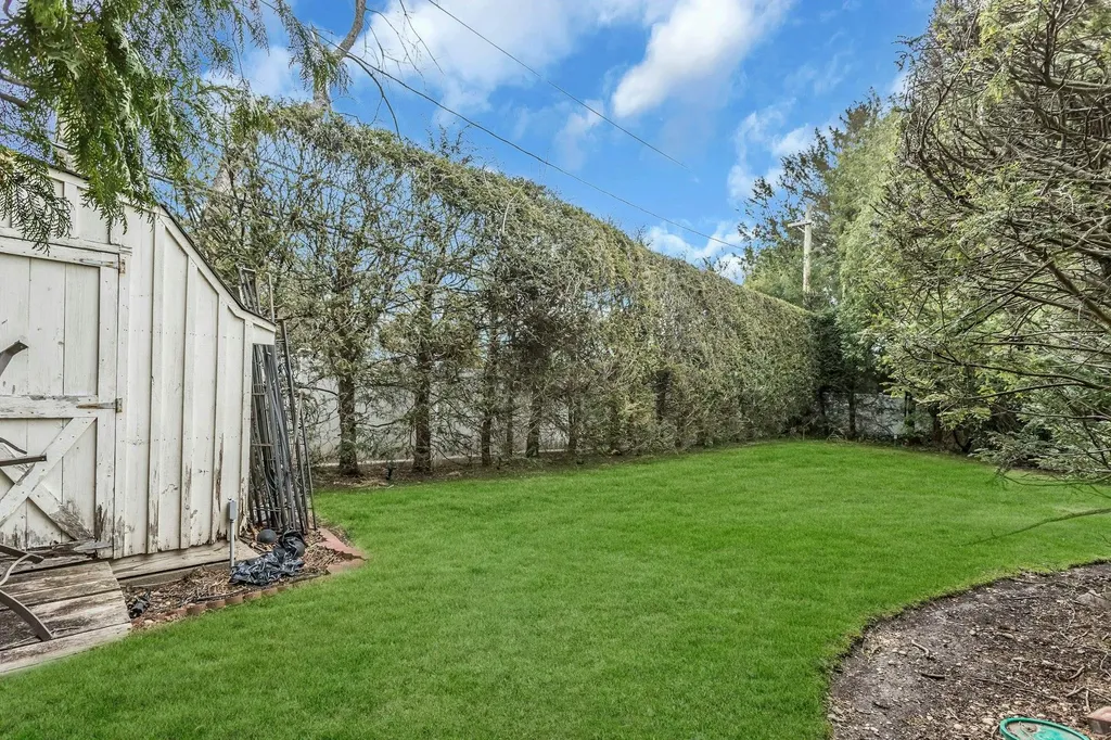 25 Mitchell Avenue Plainview NY 11803