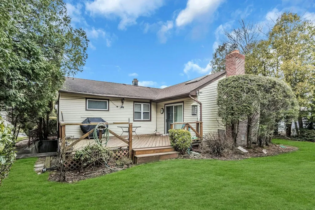 25 Mitchell Avenue Plainview NY 11803