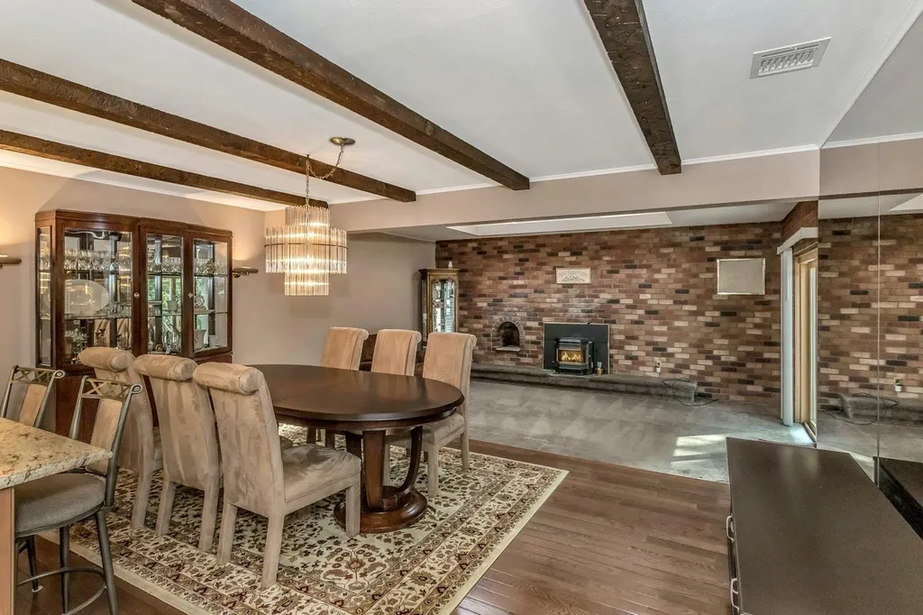 25 Mitchell Avenue Plainview NY 11803