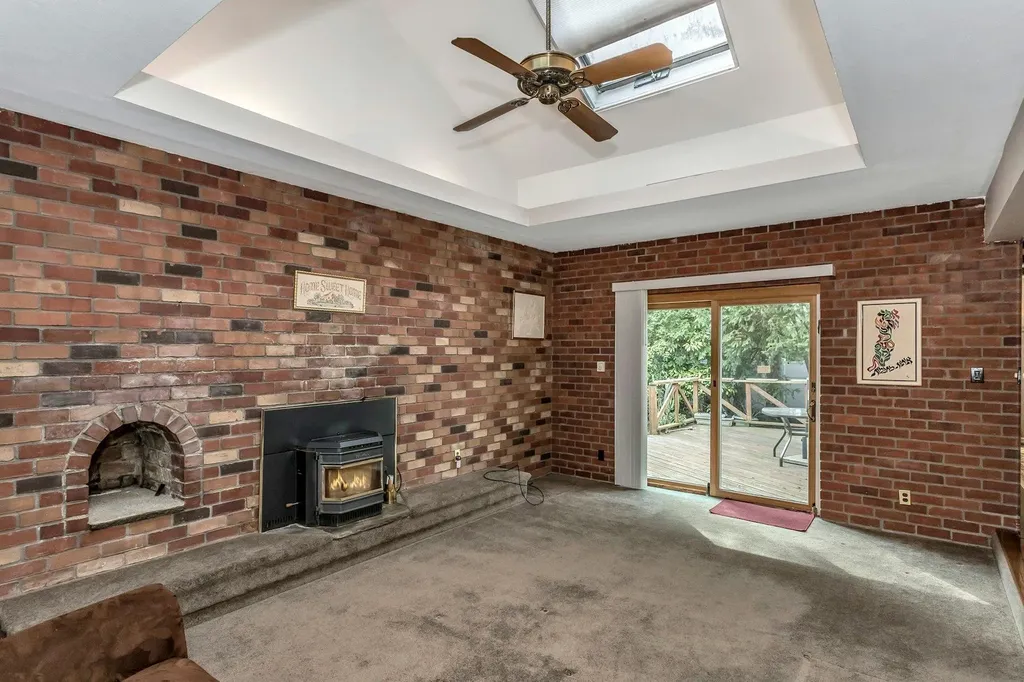 25 Mitchell Avenue Plainview NY 11803