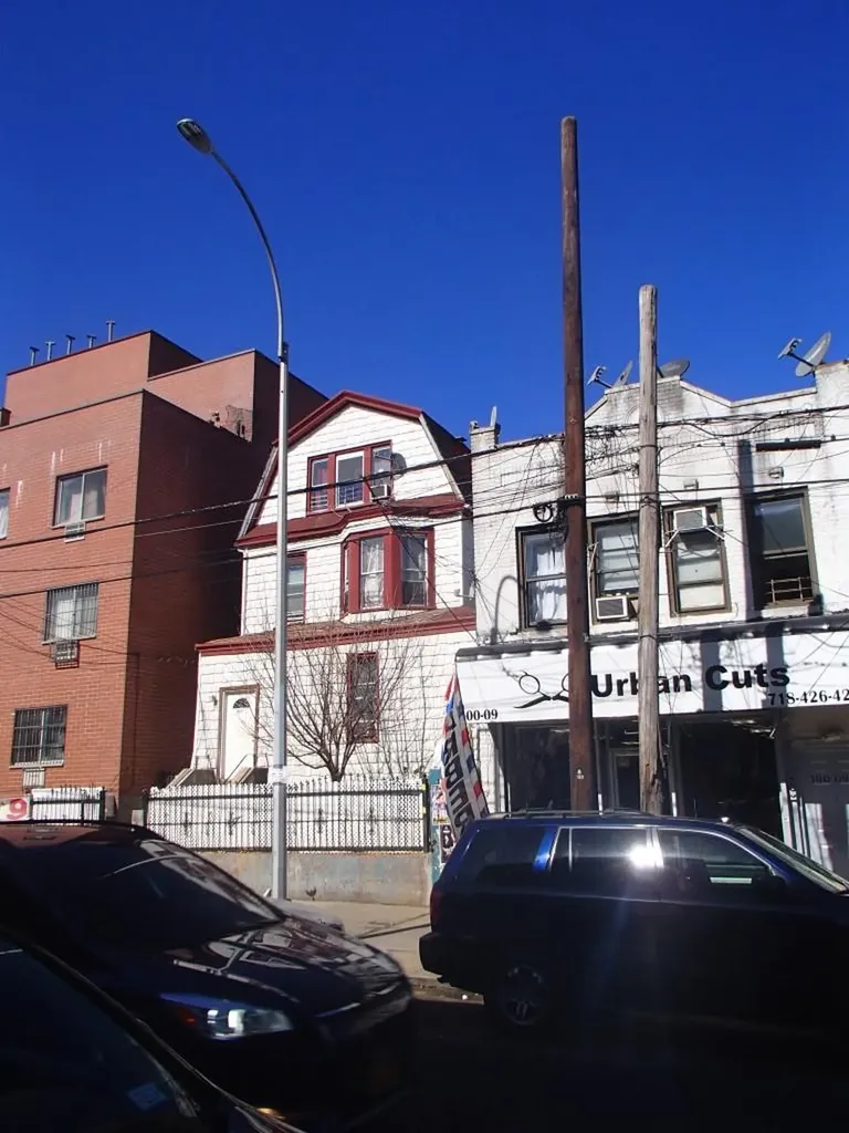 10007 37th Avenue Corona NY 11368
