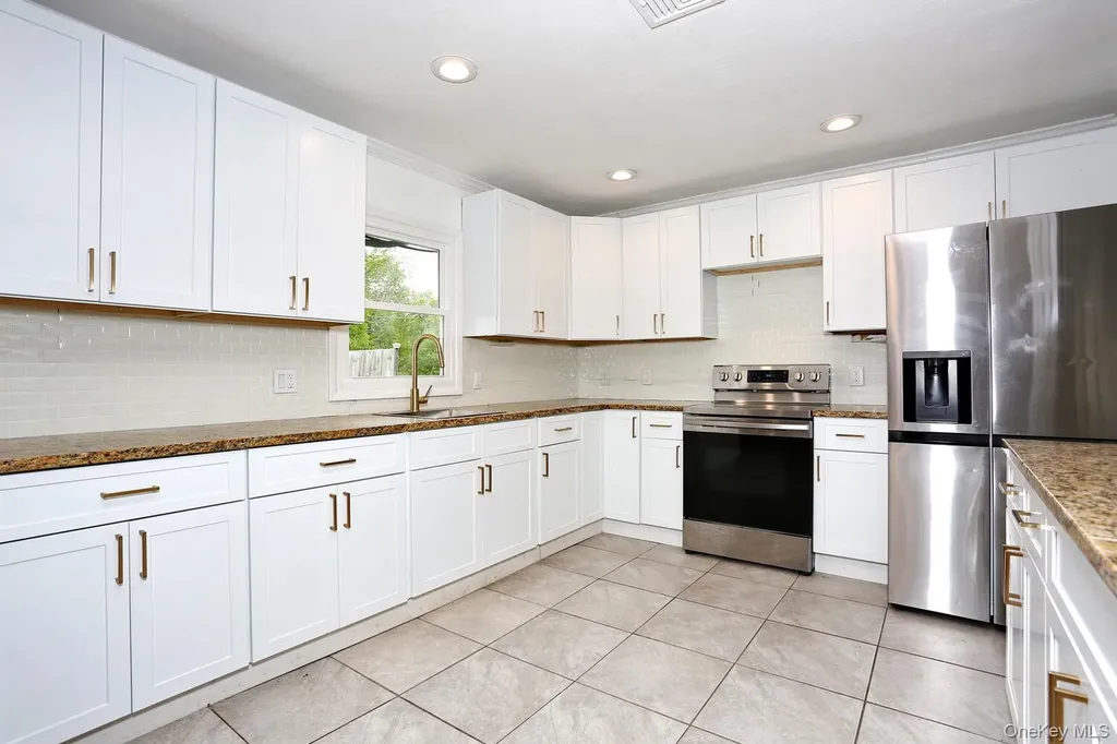 17 Harvard Square Woodridge NY 12789