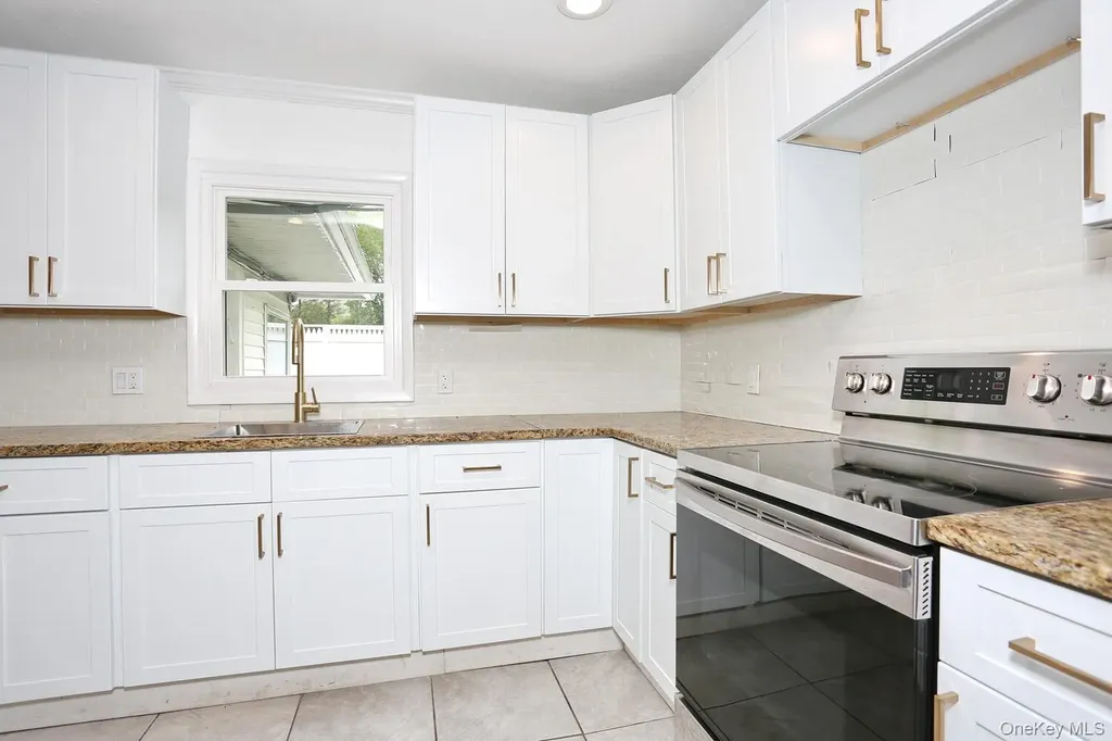 17 Harvard Square Woodridge NY 12789