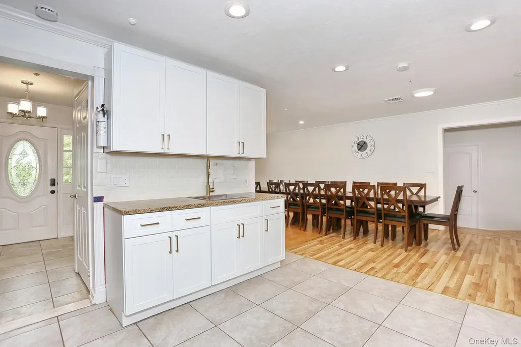 17 Harvard Square Woodridge NY 12789