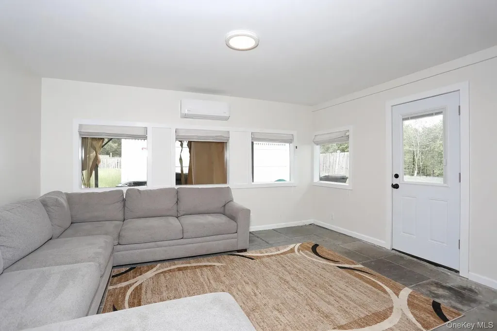 17 Harvard Square Woodridge NY 12789