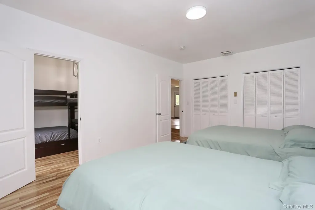 17 Harvard Square Woodridge NY 12789