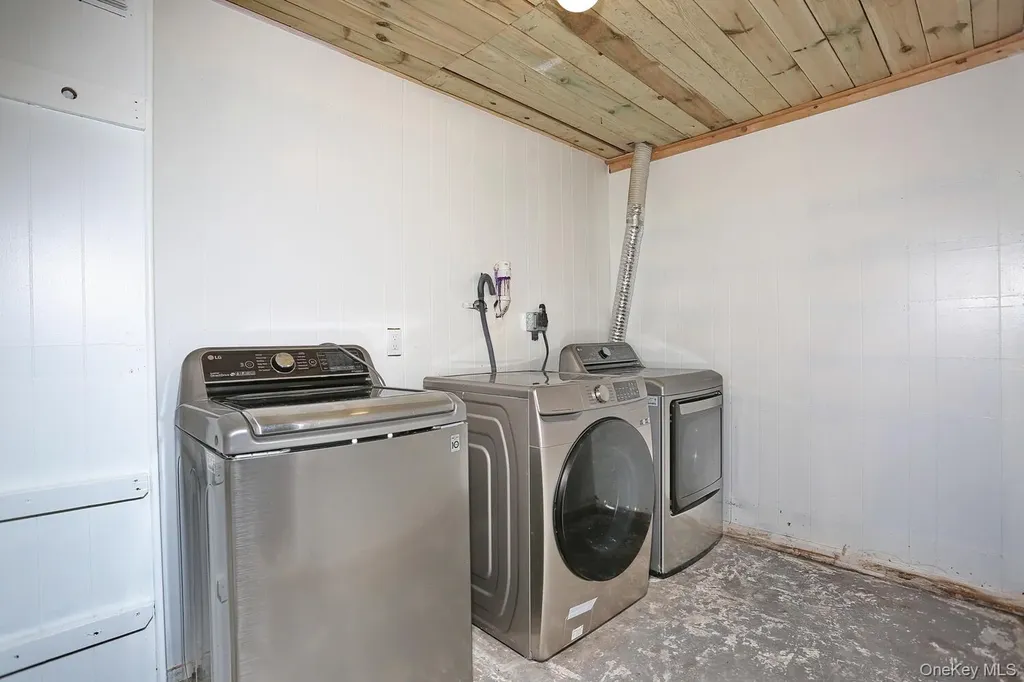 17 Harvard Square Woodridge NY 12789