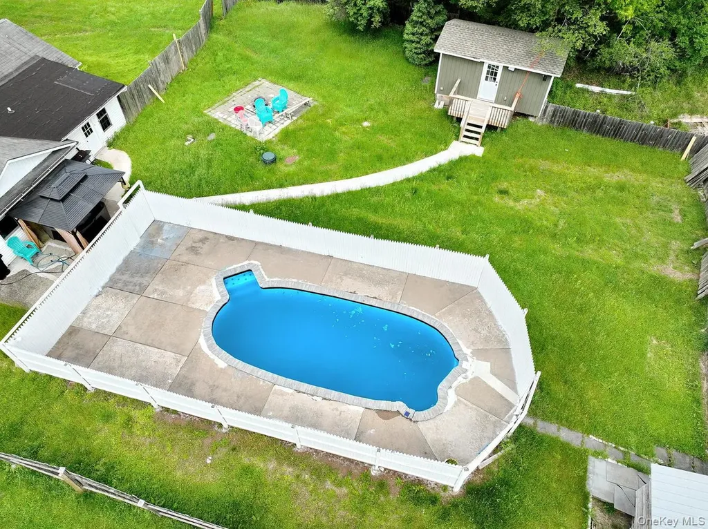 17 Harvard Square Woodridge NY 12789