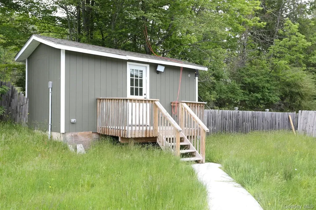 17 Harvard Square Woodridge NY 12789