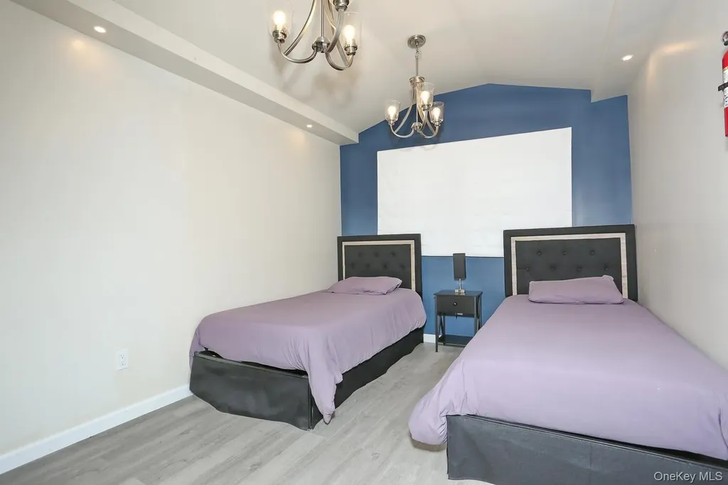17 Harvard Square Woodridge NY 12789