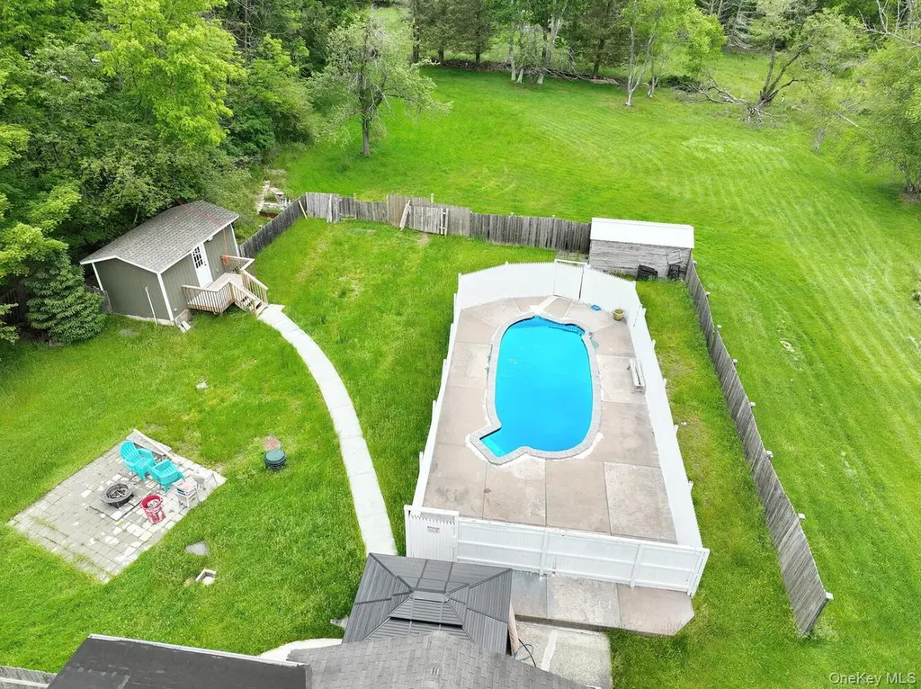 17 Harvard Square Woodridge NY 12789