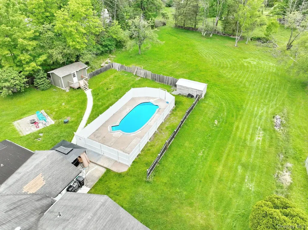 17 Harvard Square Woodridge NY 12789