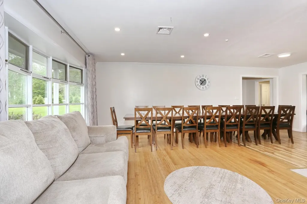 17 Harvard Square Woodridge NY 12789