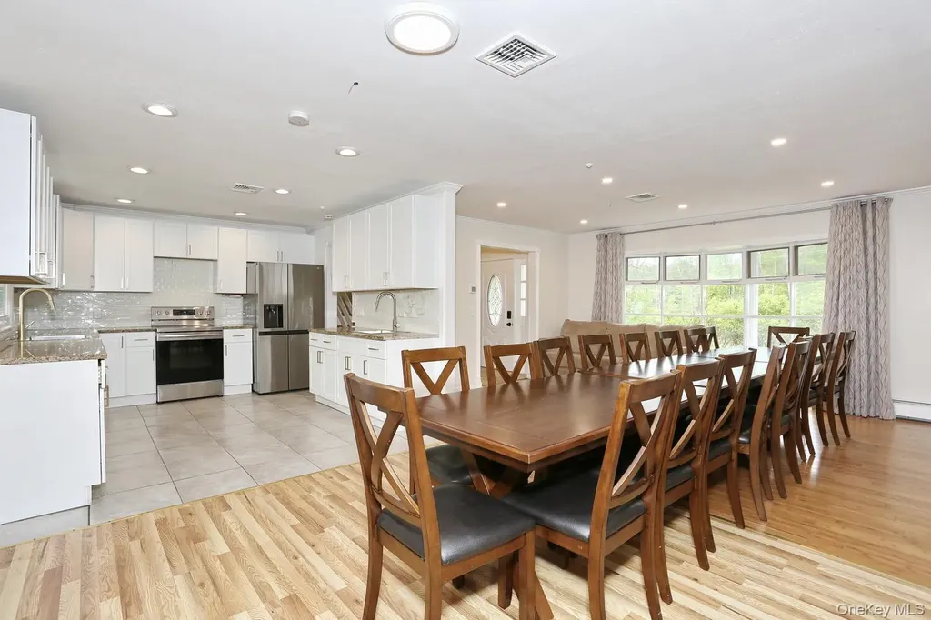 17 Harvard Square Woodridge NY 12789
