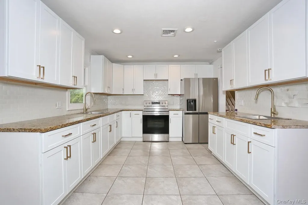17 Harvard Square Woodridge NY 12789