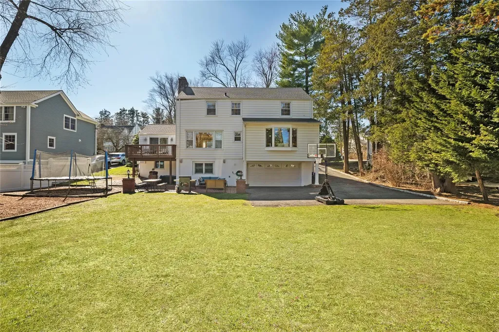14 Richbell Road White Plains NY 10605