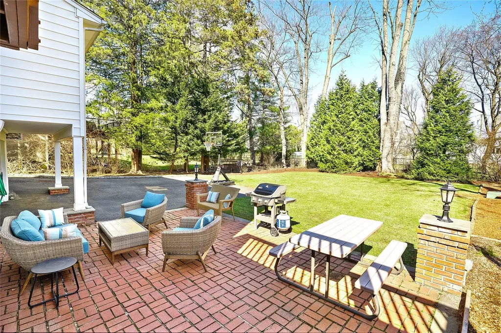 14 Richbell Road White Plains NY 10605