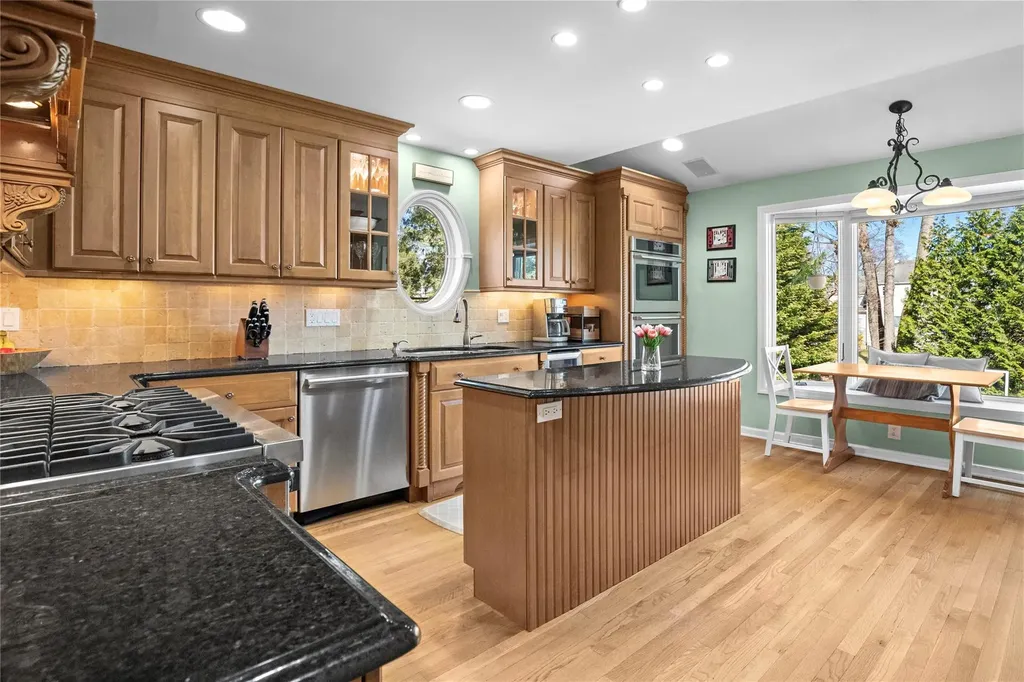 14 Richbell Road White Plains NY 10605
