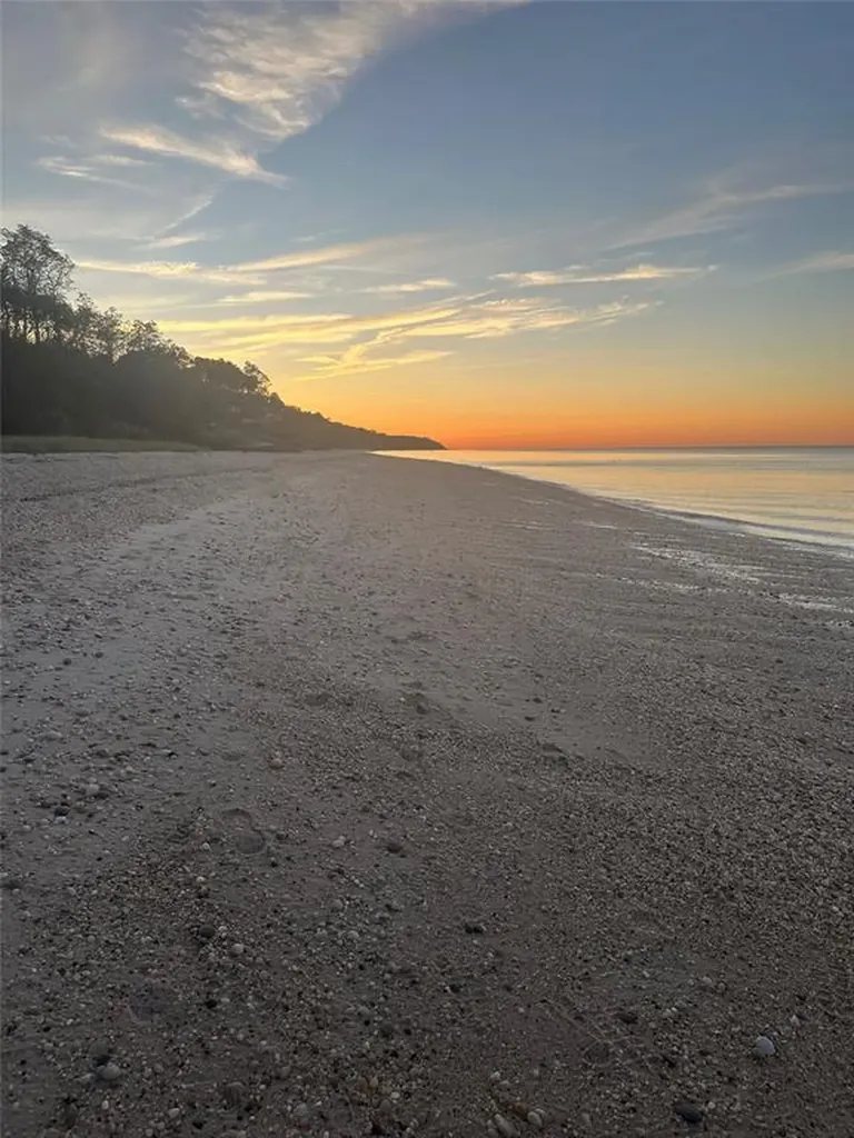 16 Suffolk Down Shoreham NY 11786