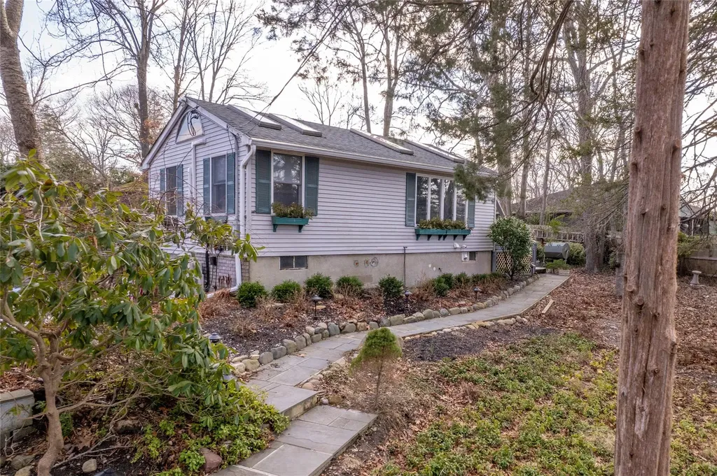 16 Suffolk Down Shoreham NY 11786