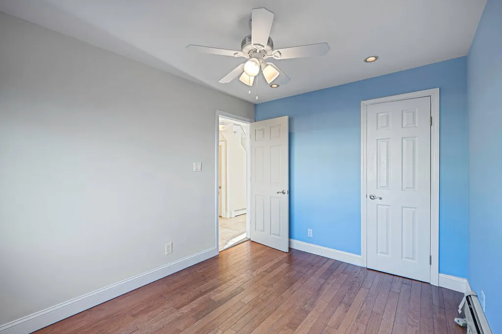 827 W Bay Drive West Islip NY 11795