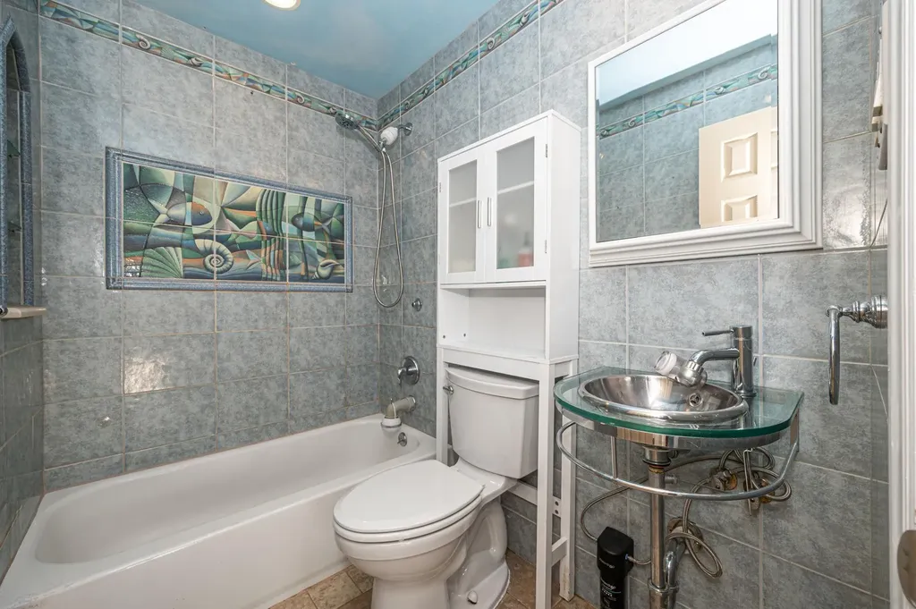 827 W Bay Drive West Islip NY 11795