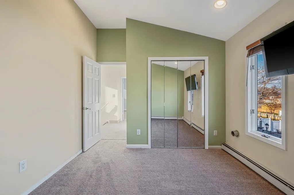 827 W Bay Drive West Islip NY 11795