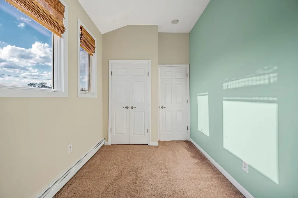 827 W Bay Drive West Islip NY 11795