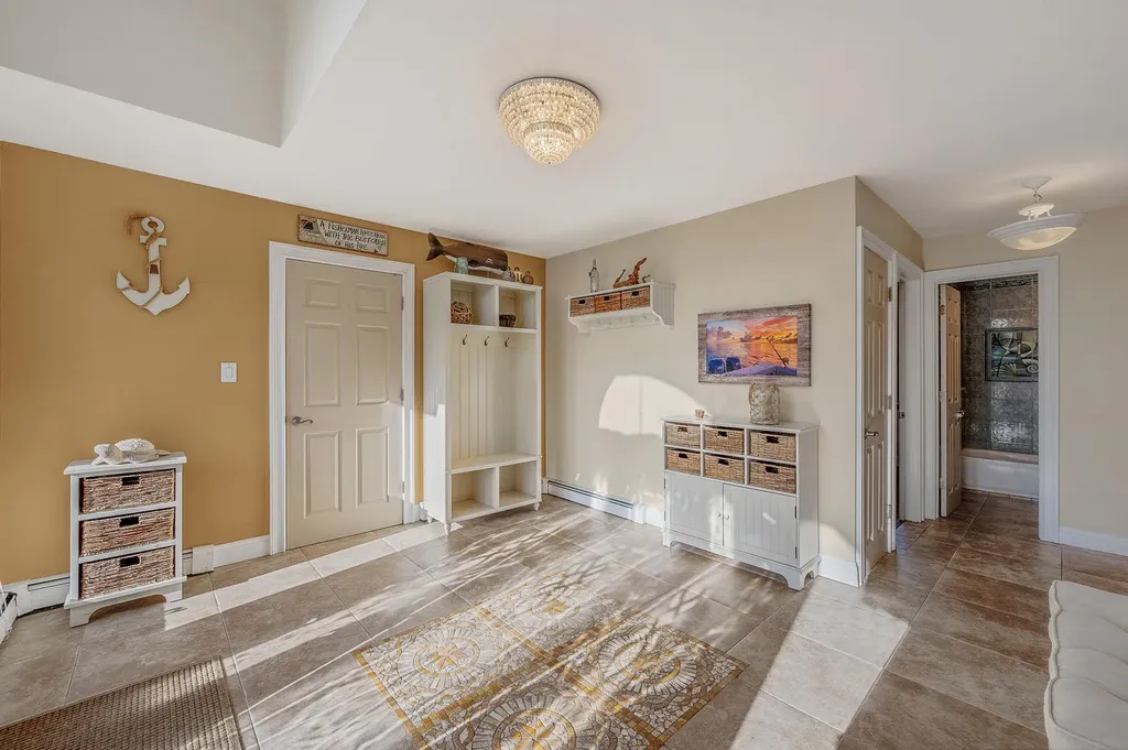 827 W Bay Drive West Islip NY 11795
