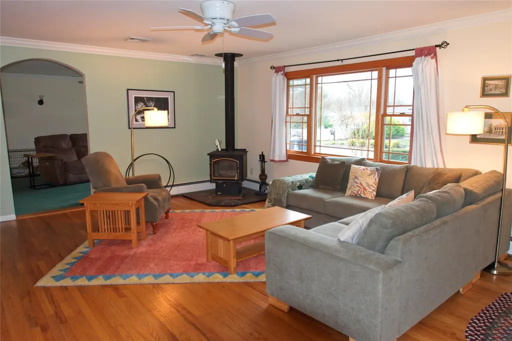79 Hempstead Avenue Miller Place NY 11764