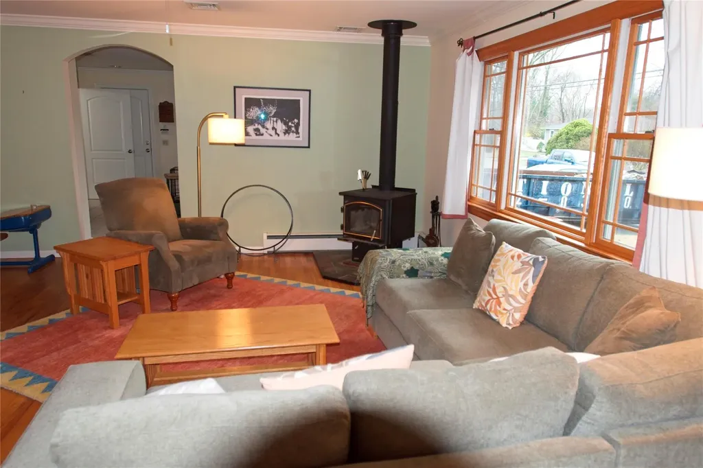 79 Hempstead Avenue Miller Place NY 11764