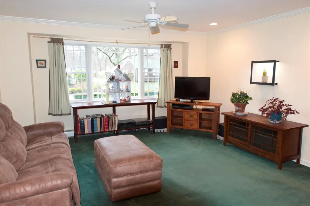 79 Hempstead Avenue Miller Place NY 11764