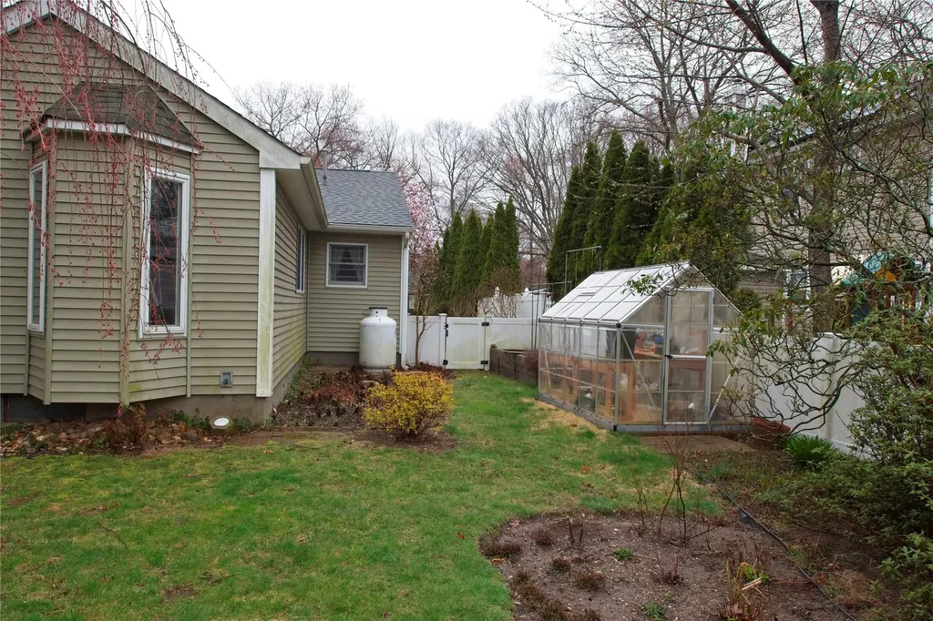 79 Hempstead Avenue Miller Place NY 11764