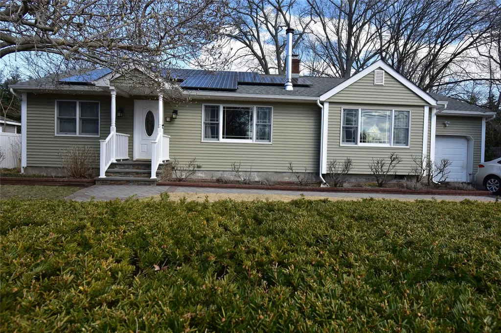 79 Hempstead Avenue Miller Place NY 11764