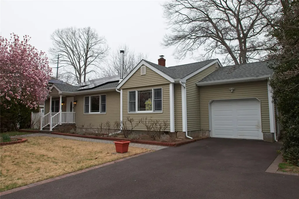 79 Hempstead Avenue Miller Place NY 11764