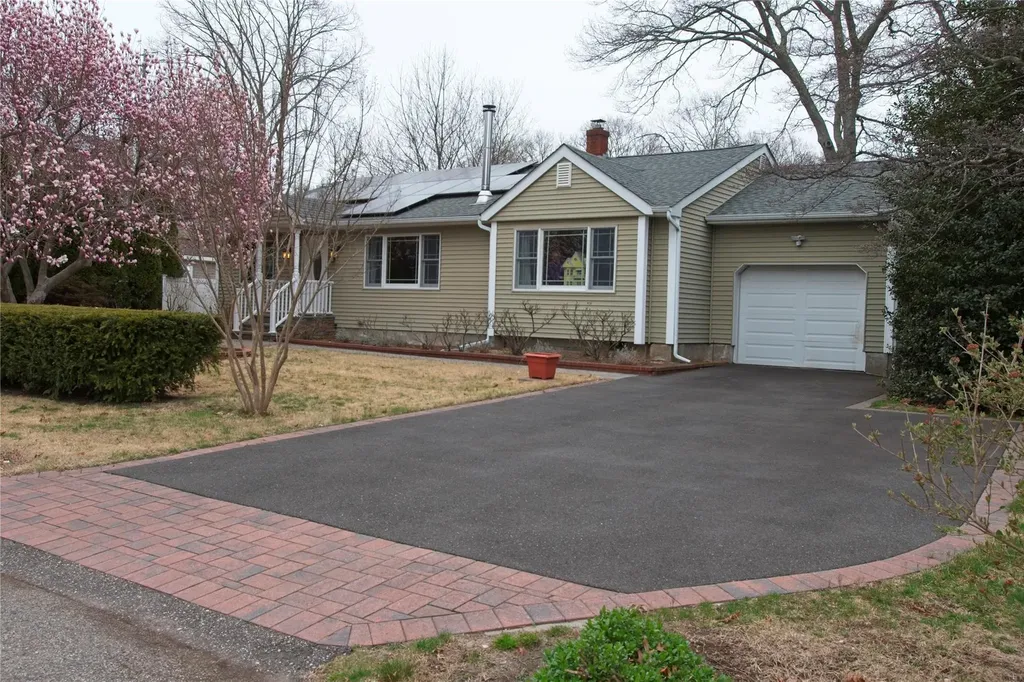 79 Hempstead Avenue Miller Place NY 11764