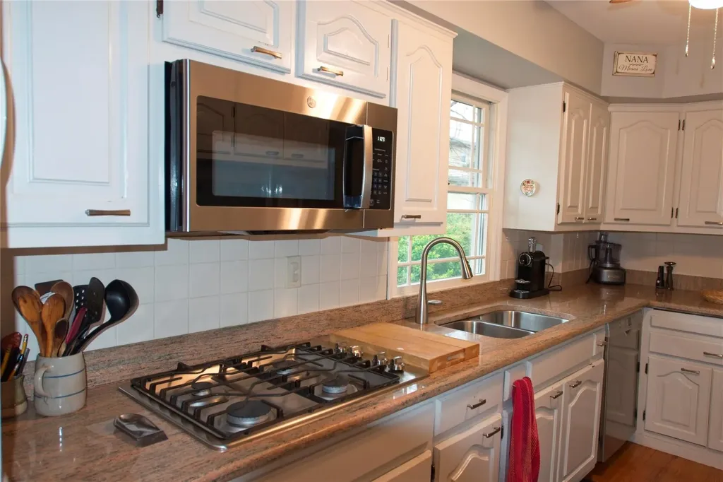 79 Hempstead Avenue Miller Place NY 11764