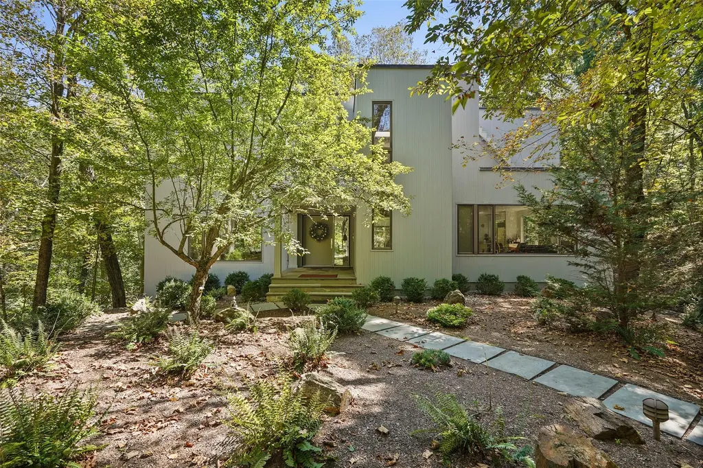 15 Sarles Road Pound Ridge NY 10576