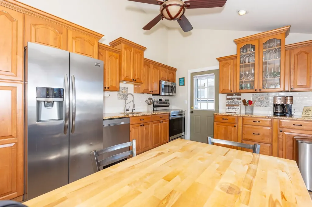 33 Community Road Bay Shore NY 11706