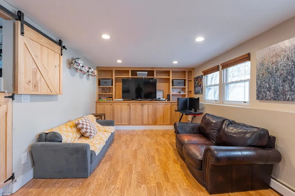 33 Community Road Bay Shore NY 11706
