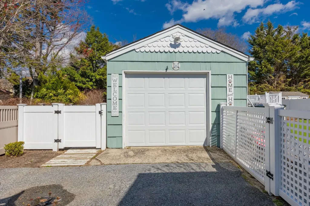 33 Community Road Bay Shore NY 11706
