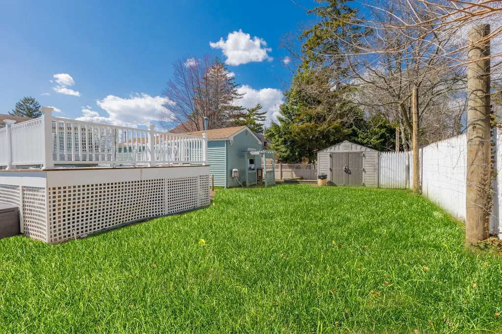33 Community Road Bay Shore NY 11706