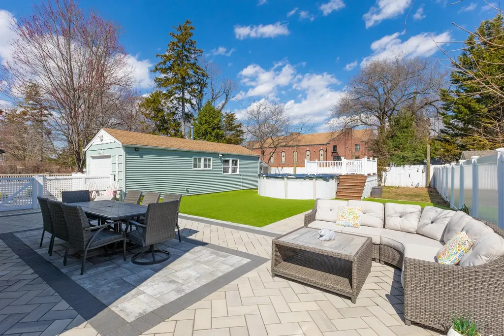 33 Community Road Bay Shore NY 11706