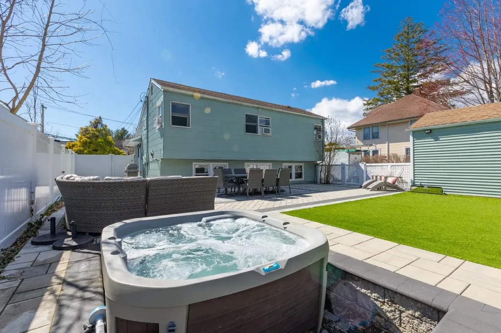 33 Community Road Bay Shore NY 11706
