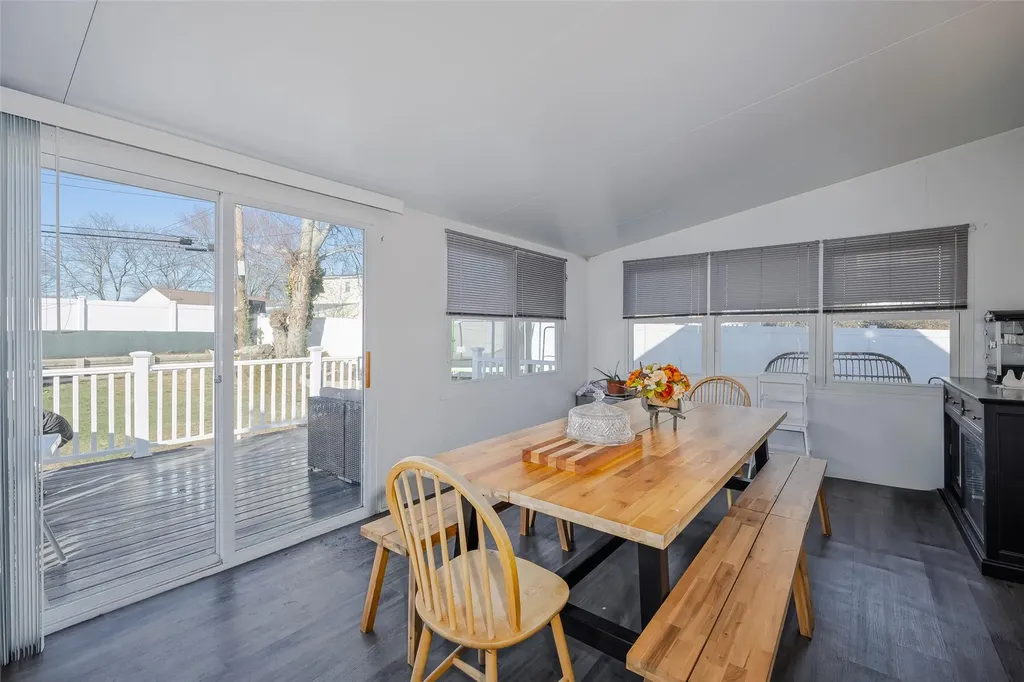 16 Soloff Road Massapequa NY 11758