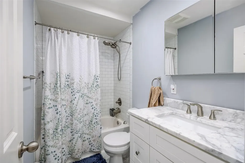 16 Soloff Road Massapequa NY 11758